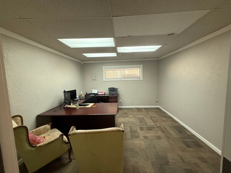 More Photos Of 3706 Mockingbird Ln, Amarillo Office For Sale