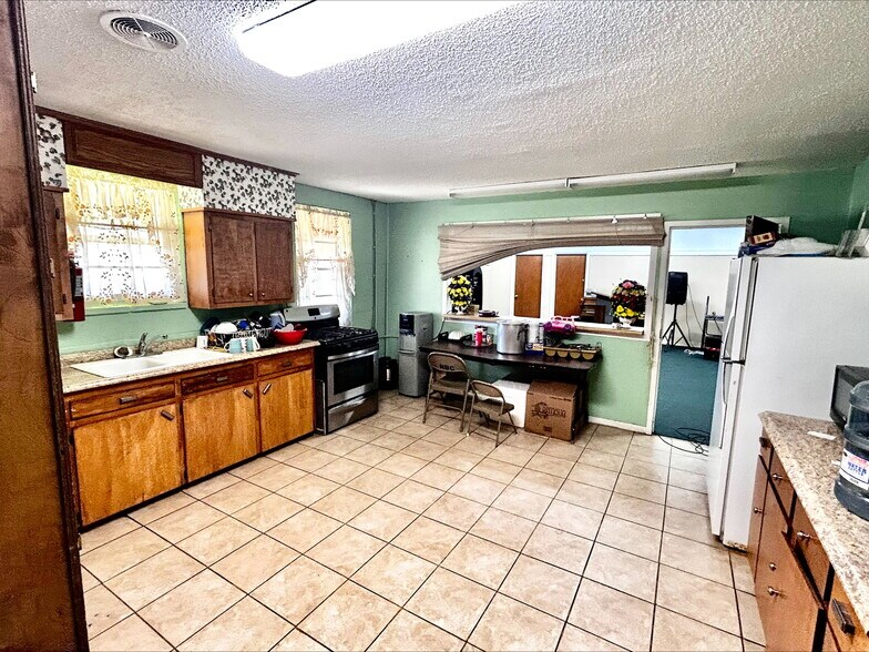 More Photos Of 6309 Jameson Rd, Amarillo Religious Facility For Lease