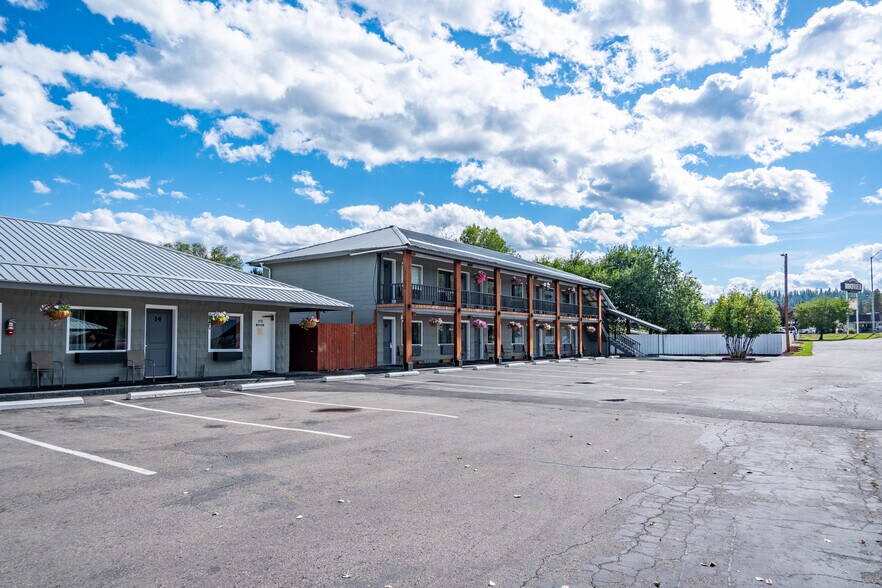 More Photos Of 31901 US Highway 2, Libby Hotel For Sale