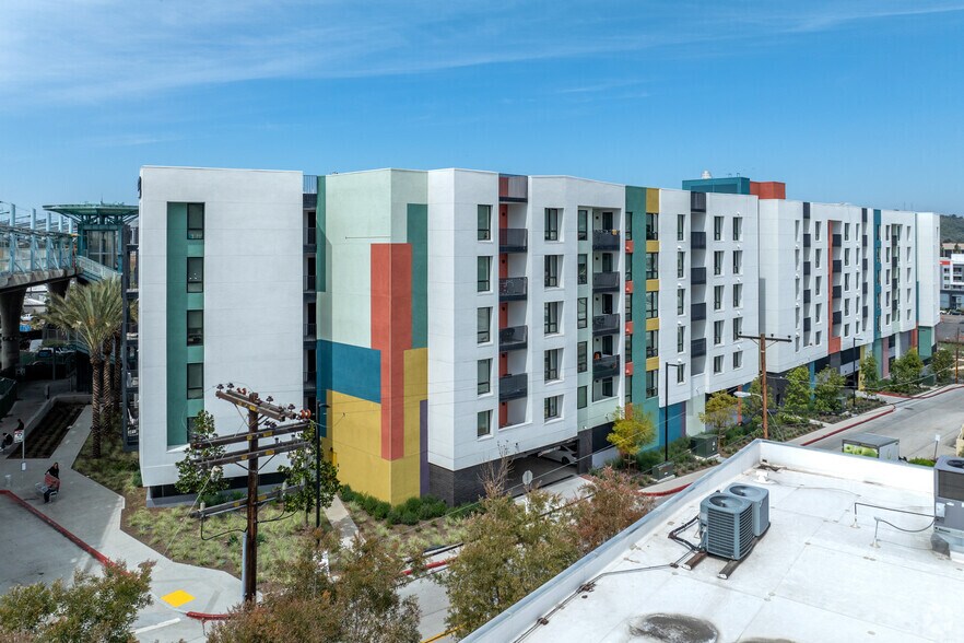 More Photos Of 4520 Alvarado Canyon Rd, San Diego Apartments For Lease