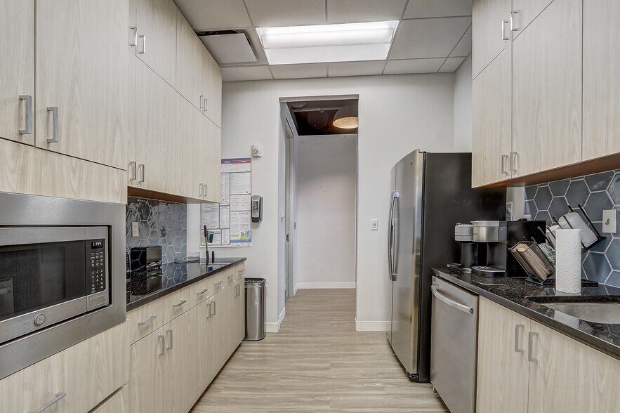 More Photos Of 111 N Magnolia Ave, Orlando Office For Lease