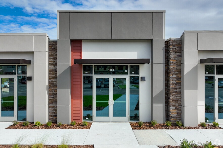 More Photos Of 13504 Village Park Dr, Orlando Medical For Sale