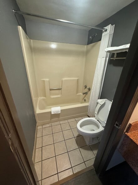 More Photos Of 1100 Lumiere Place Blvd, Saint Louis Hotel For Sale