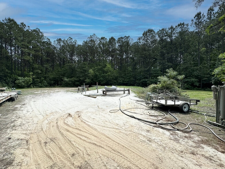 More Photos Of 1268 State Rd, Summerville Light Distribution For Sale