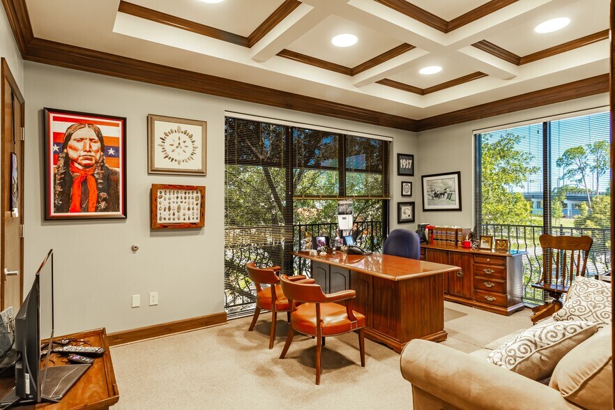 More Photos Of 825 E Main St, Lakeland Office For Sale