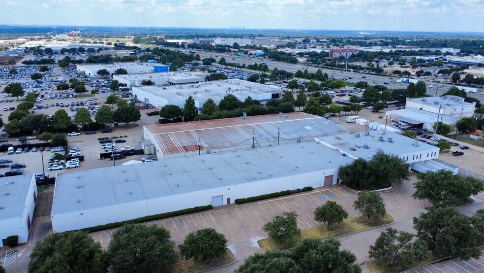 More Photos Of 4300 Barnett Blvd, Arlington Distribution For Lease
