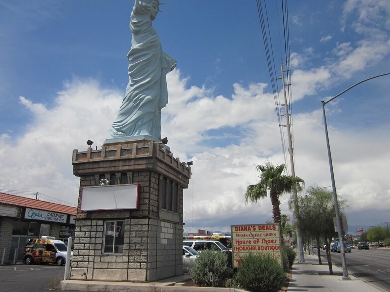 More Photos Of 4211 W Sahara Ave, Las Vegas Storefront Retail Office For Sale