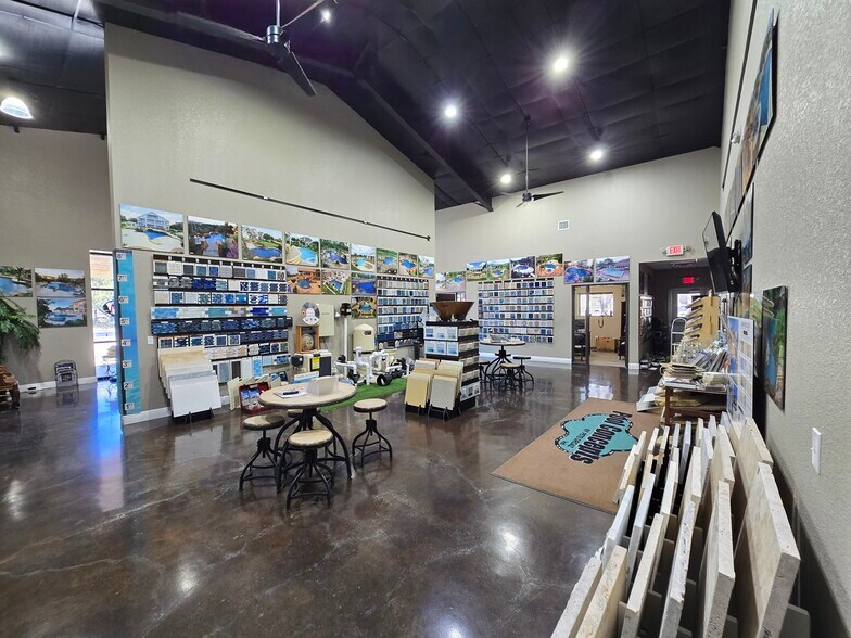 More Photos Of 13318 Western Oak Dr, Helotes Storefront Retail Office For Sale