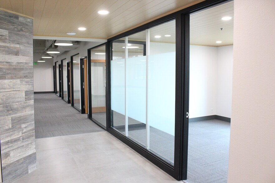 More Photos Of 5838 Edison Pl, Carlsbad Office For Sale