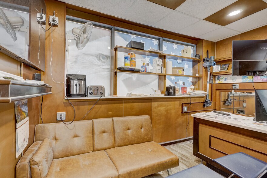 More Photos Of 24354 John R Rd, Hazel Park Flex For Sale