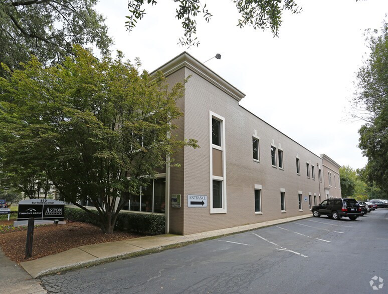 More Photos Of 610 E Morehead St, Charlotte Office For Lease