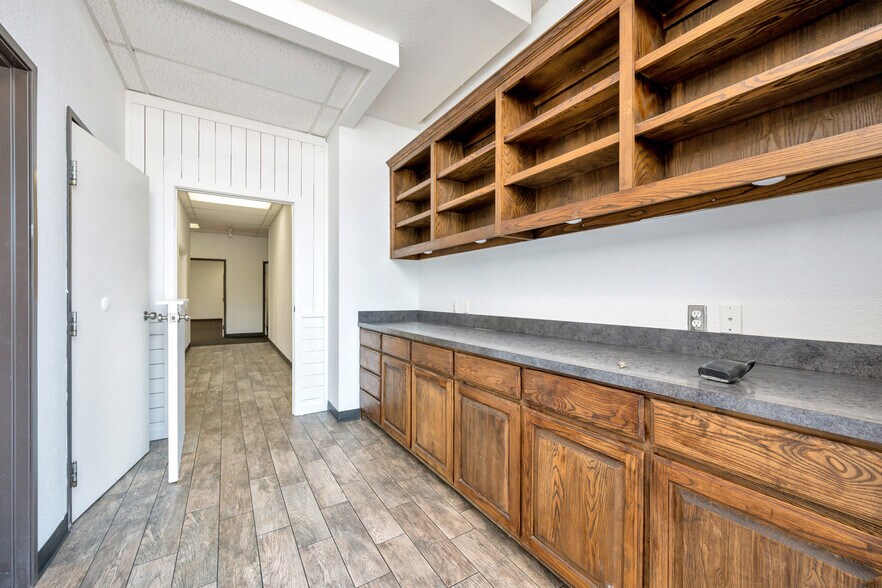 More Photos Of 132 El Chico Trl, Willow Park Medical For Sale