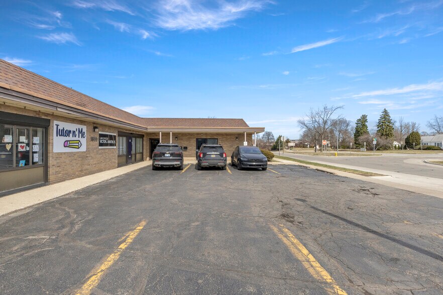 More Photos Of 1800 Grindley Park St, Dearborn Office For Lease