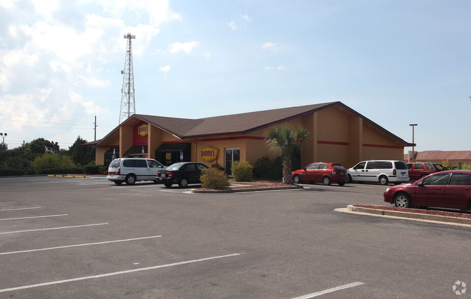 Primary Photo Of 12105 US Highway 19, Bayonet Point Freestanding For Lease