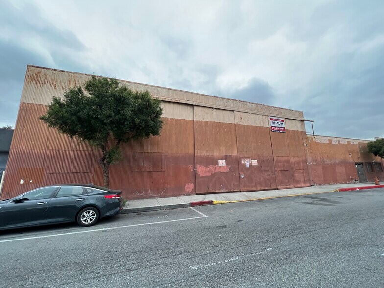 More Photos Of 2231 Randolph St, Huntington Park Manufacturing For Lease