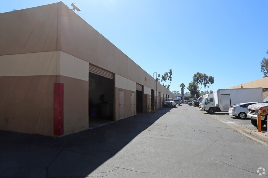 More Photos Of 23221 Peralta Dr, Laguna Hills Light Manufacturing For Lease
