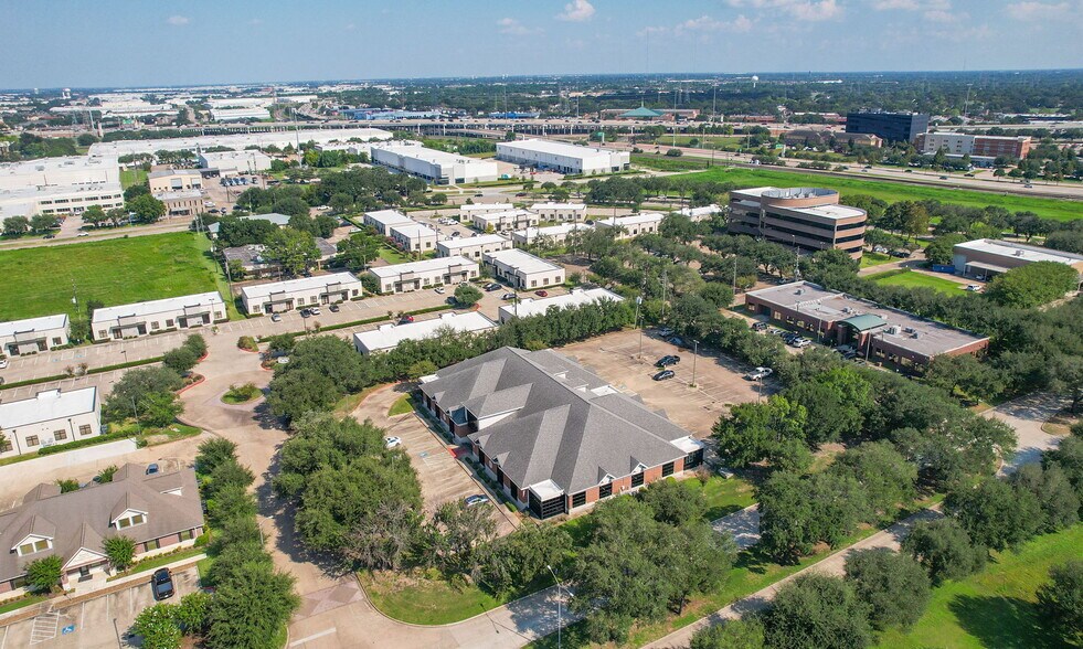 More Photos Of 12511 Emily Ct, Sugar Land Office For Lease