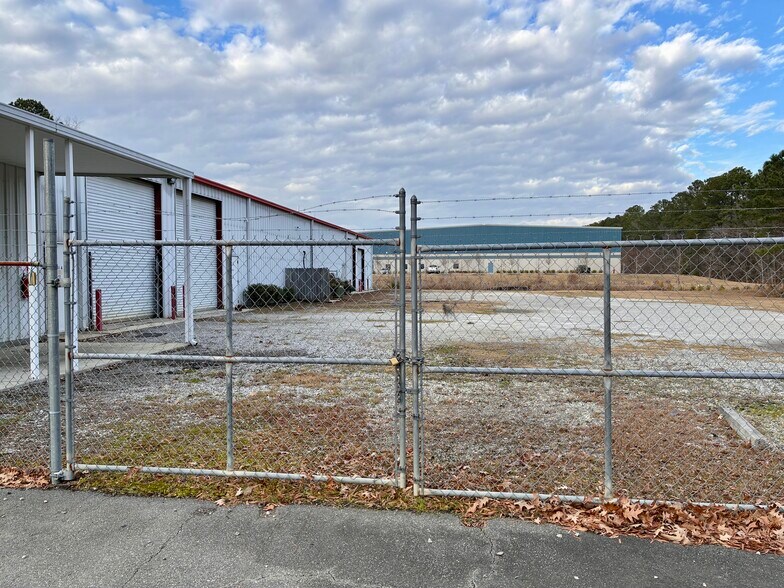More Photos Of 41 Artley Rd, Savannah Warehouse For Lease