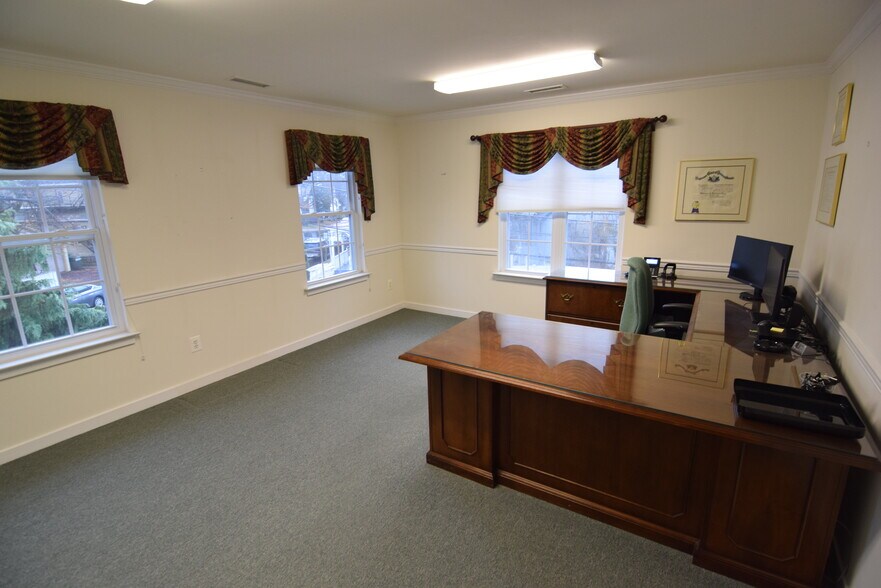 More Photos Of 174 W State St, Doylestown Freestanding For Sale