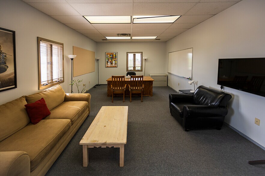 More Photos Of 1600 Saint Michaels Dr, Santa Fe Unknown For Lease