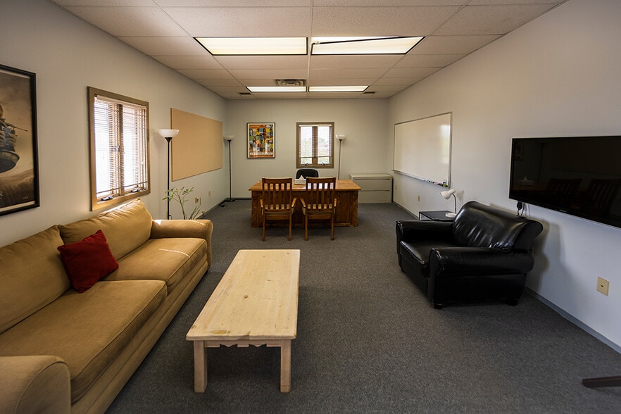More Photos Of 1600 Saint Michaels Dr, Santa Fe Unknown For Lease