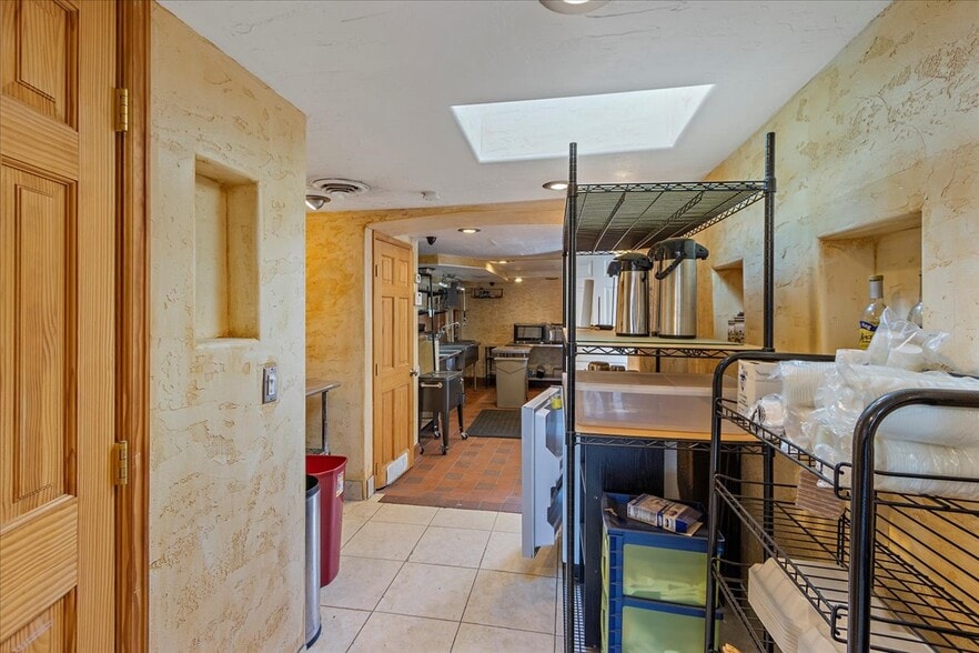 More Photos Of 11712 W Colfax Ave, Lakewood Freestanding For Lease