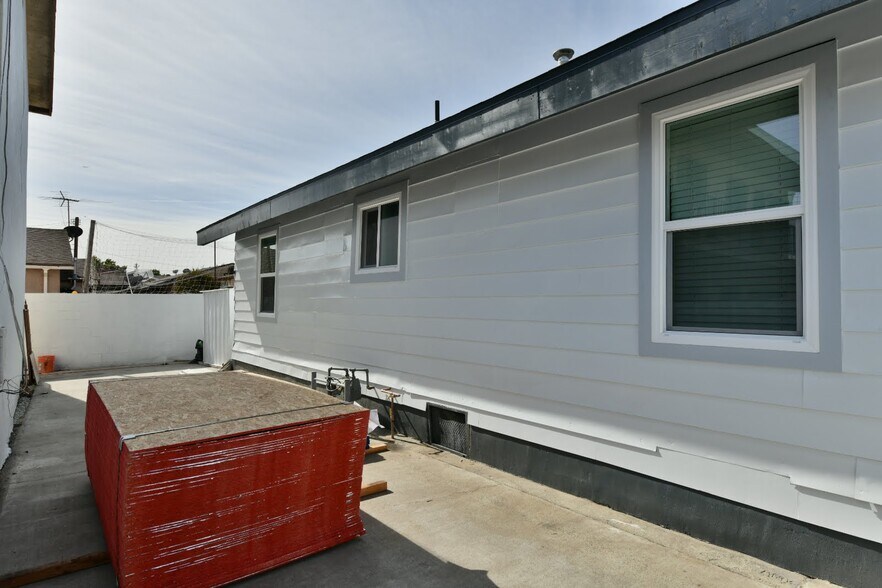 More Photos Of 6221 Corona Ave, Bell Apartments For Sale