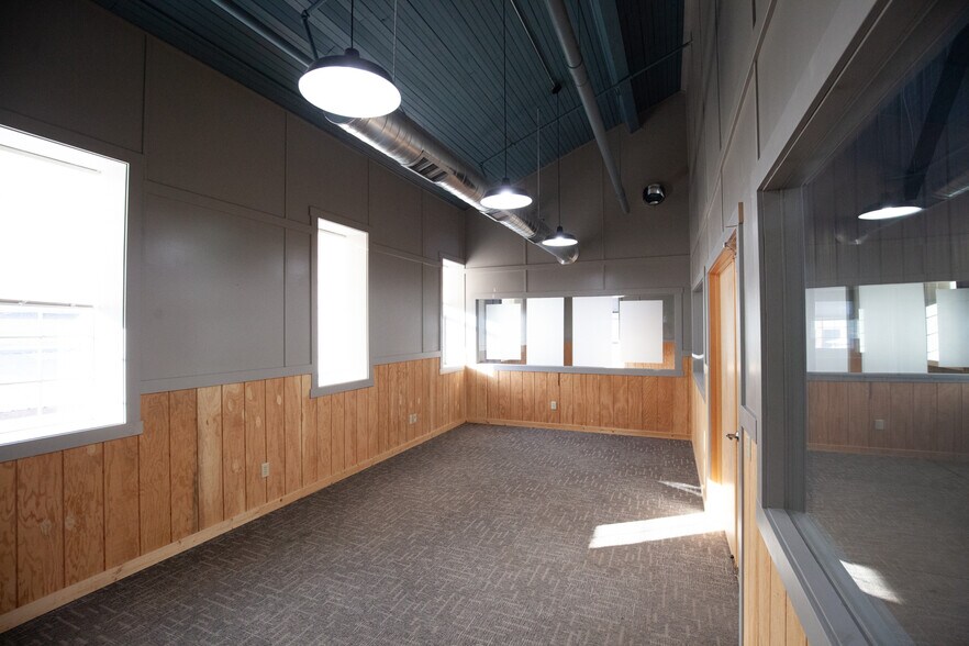 More Photos Of 9257 Bonner Mill Rd, Missoula Warehouse For Lease