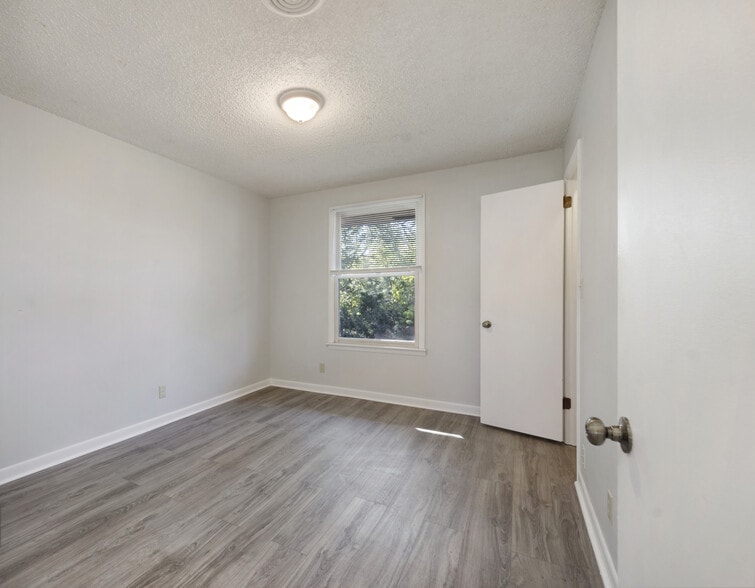 More Photos Of 1012-1032 Hickory Hill Ln, Hermitage Apartments For Sale