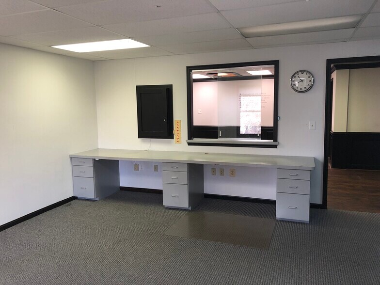 More Photos Of 11355 Pembrooke Sq, Waldorf Medical For Sale