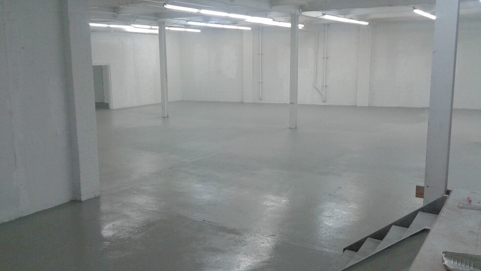 More Photos Of 57-65 E 2nd St, Mineola Warehouse For Lease