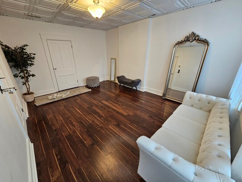 More Photos Of 118-120 W Benson St, Cincinnati Apartments For Lease