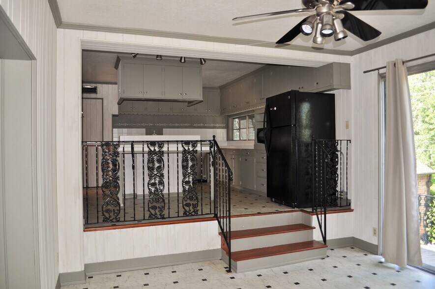 More Photos Of 1420 Government St, Mobile Office Residential For Lease