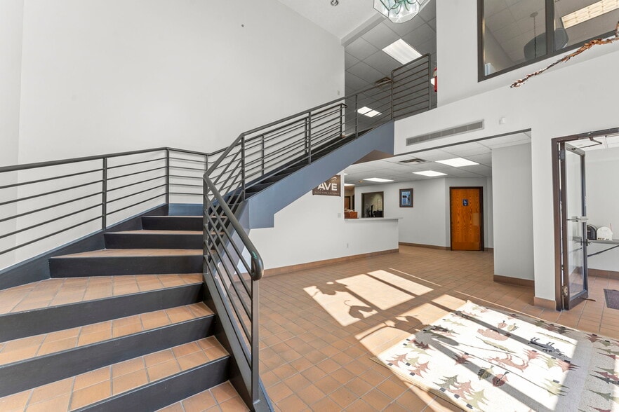 More Photos Of 8825 N Xylon Ave, Brooklyn Park Manufacturing For Sale