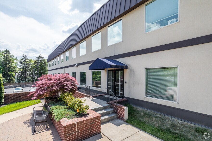 More Photos Of 401 E Marlton Pike, Cherry Hill Office For Lease
