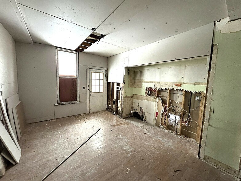 More Photos Of 17 Thorp St, Binghamton Apartments For Sale