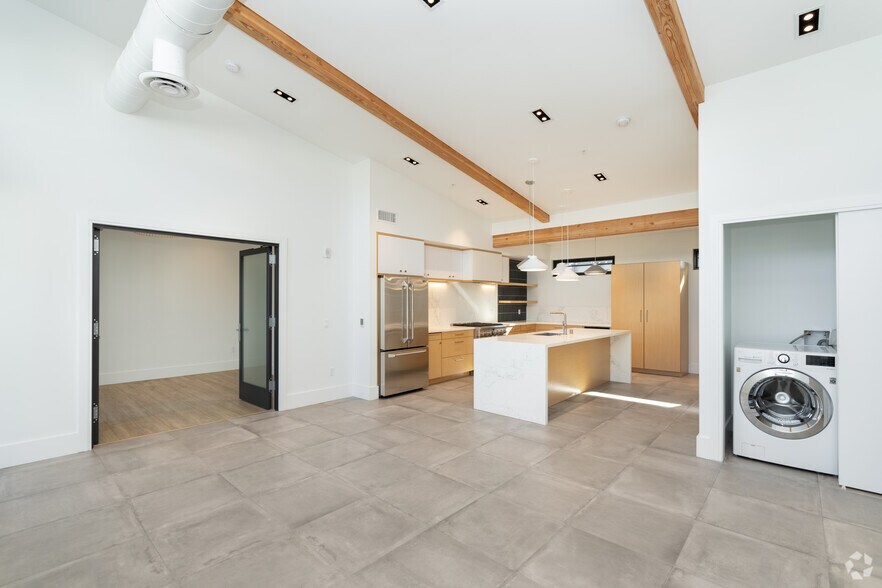 More Photos Of 330 S Cedros Ave, Solana Beach Apartments For Lease