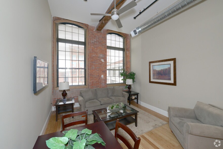 More Photos Of 12 Eagle St, Providence Apartments For Lease