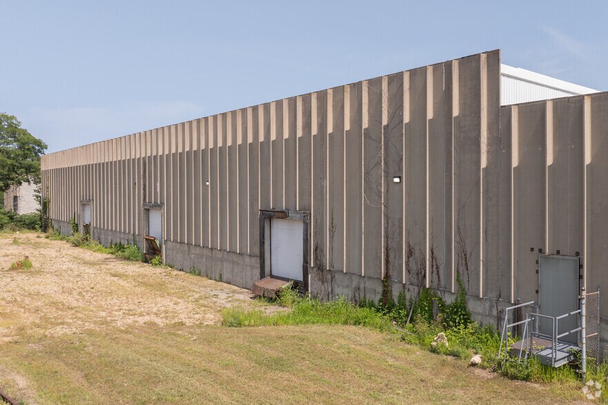 More Photos Of 901 Wayne St, Niles Warehouse For Lease