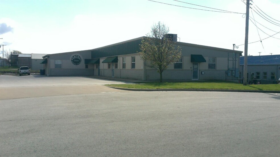 Primary Photo Of 560 N Stewart Ave, Springfield Office For Lease