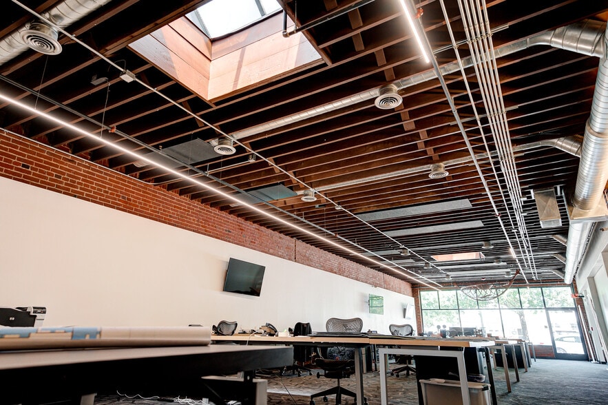 More Photos Of 706-708 W Sheridan Ave, Oklahoma City Office For Lease