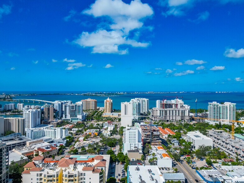 More Photos Of 1345 2nd St, Sarasota Office Residential For Sale