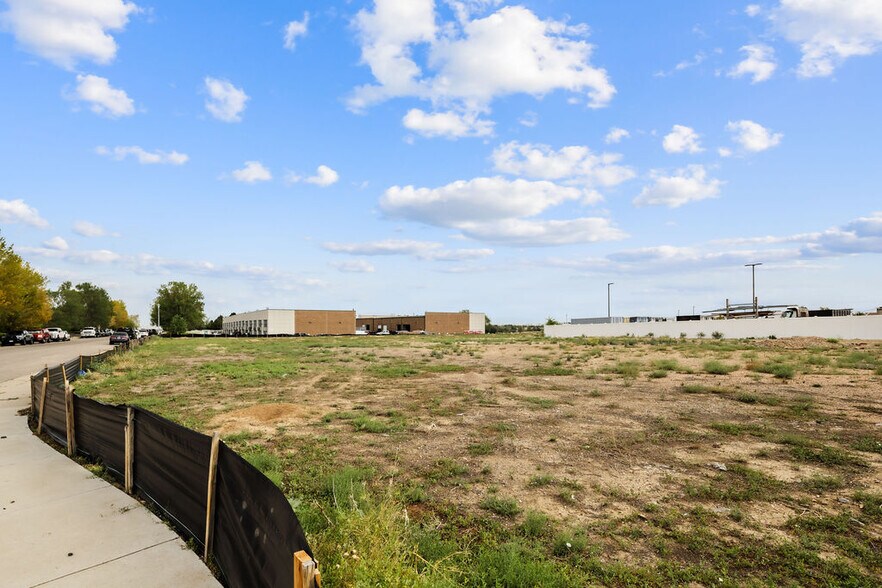 More Photos Of 806 Salida Way, Aurora Warehouse For Lease