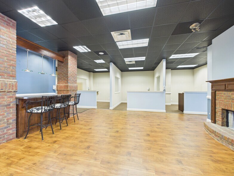 More Photos Of 7559 Kayne Blvd, Columbus Freestanding For Lease