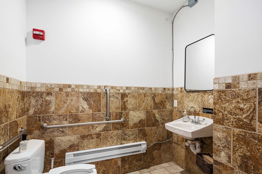 More Photos Of 1425 Locust St, Philadelphia Apartments For Lease