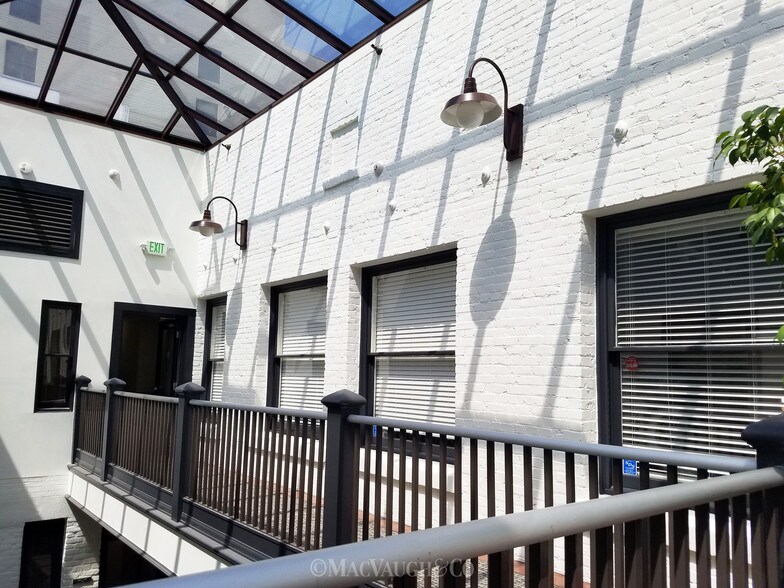 More Photos Of 61-69 N Raymond Ave, Pasadena Office For Lease