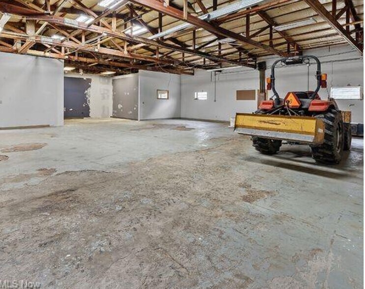 More Photos Of 201 Reed St, Spencer Light Manufacturing For Sale