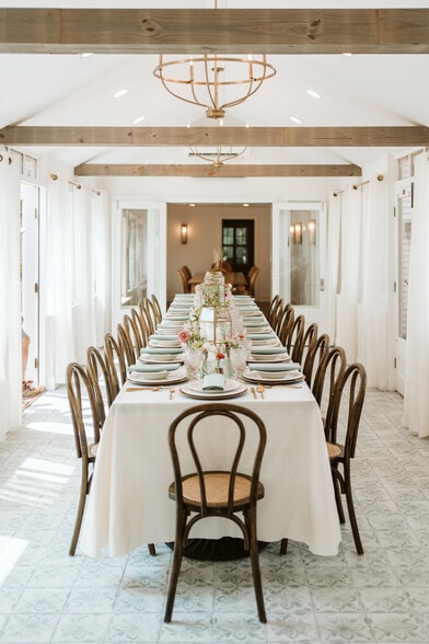 More Photos Of 1329 Commerce Rd, Staunton Hotel For Sale