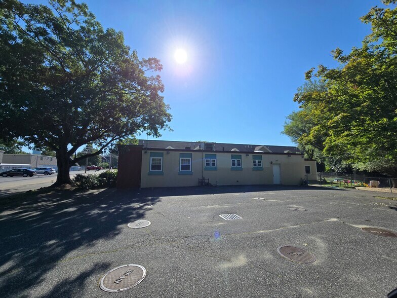 More Photos Of 64 Bay Spring Ave, Barrington Freestanding For Sale