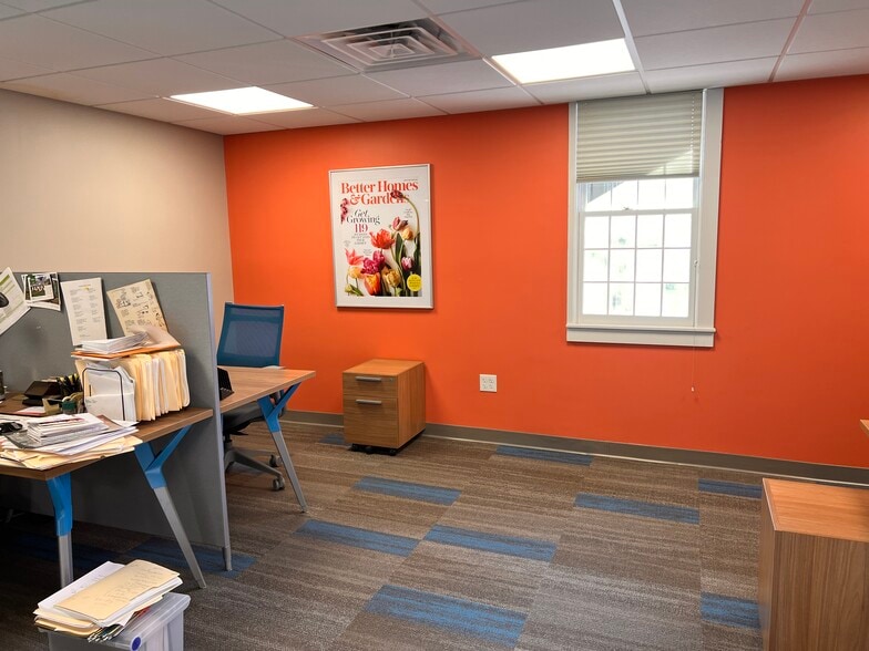 More Photos Of 16 Long Sands Rd, York Medical For Lease